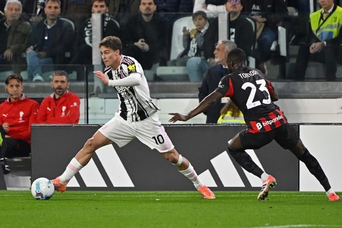 前队友伊拜-戈麦斯：马科斯-略伦特改变了我的生活方式（伊拜-戈麦斯谈马科斯-略伦特：他让我的生活方式发生了改变）