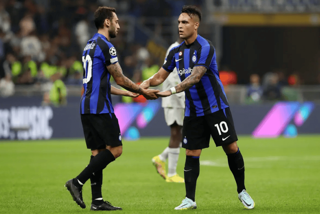 87年主场不败！梅里诺传射建功，阿森纳2-0小蜜蜂十一轮不败领跑（主场87年不败延续！梅里诺传射发威，阿森纳2-0小蜜蜂，十一轮不败继续领跑）