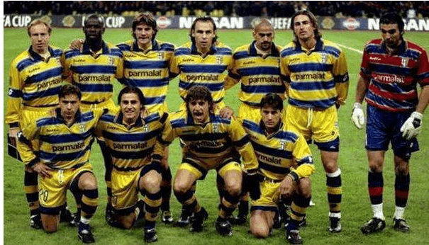 1v4戏耍巴萨后防！17岁就值6000万的他比亚马尔更有望成为金球？（1挑4戏耍巴萨防线！17岁身价6000万，他比亚马尔更有望问鼎金球？）