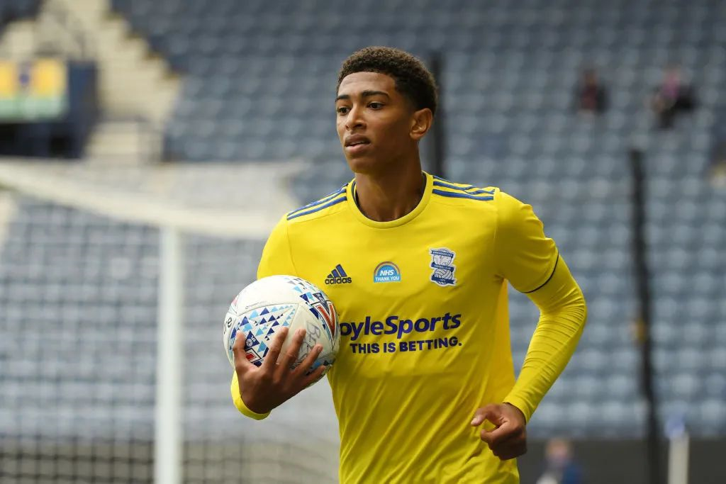 初出茅庐，蒯纪闻处子赛季1球6助攻，中超0球5助攻（新秀崭露锋芒：蒯纪闻处子季斩获1球6助，中超0球5助）