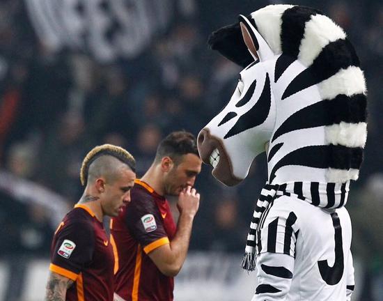 马卡：在进入圣诞假期前，塞维利亚成为西甲吃到黄牌最多的球队（马卡：圣诞假期前，塞维利亚领跑西甲黄牌榜）