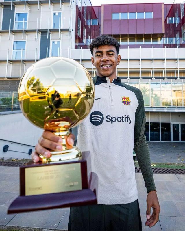 斯基拉：伊万-尤里奇已经被亚特兰大解雇（斯基拉：亚特兰大已解聘伊万-尤里奇）