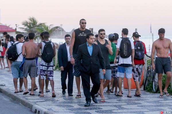 继姆巴佩之后，凯恩是本赛季第二位打入25球的五大联赛球员（凯恩25球达成，成本赛五大联赛继姆巴佩后的第二人）