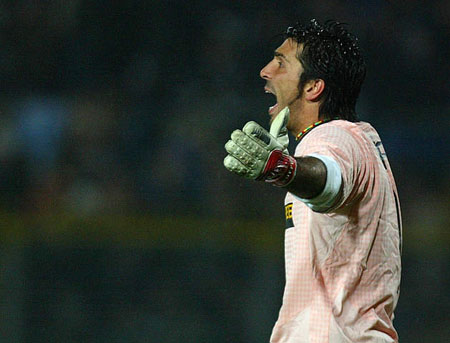 热那亚vs维罗纳：马利诺夫斯基、洛伦佐-科隆博首发，加利亚尔迪尼、焦瓦内出战（热那亚迎战维罗纳：马利诺夫斯基、洛伦佐-科隆博先发，加利亚尔迪尼、焦瓦内出战）