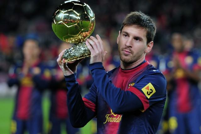 东体：足协曾考虑年初组织国足冬训，届时主教练也一并亮相（东体：足协曾计划在年初组织国足冬训，主教练将同期亮相）