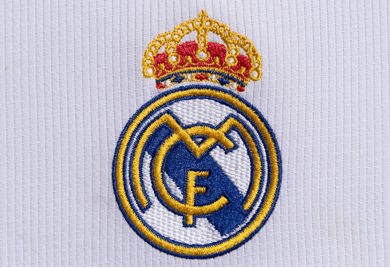 马刺老帅临场指挥引热议（马刺老帅场边调度引发热议）