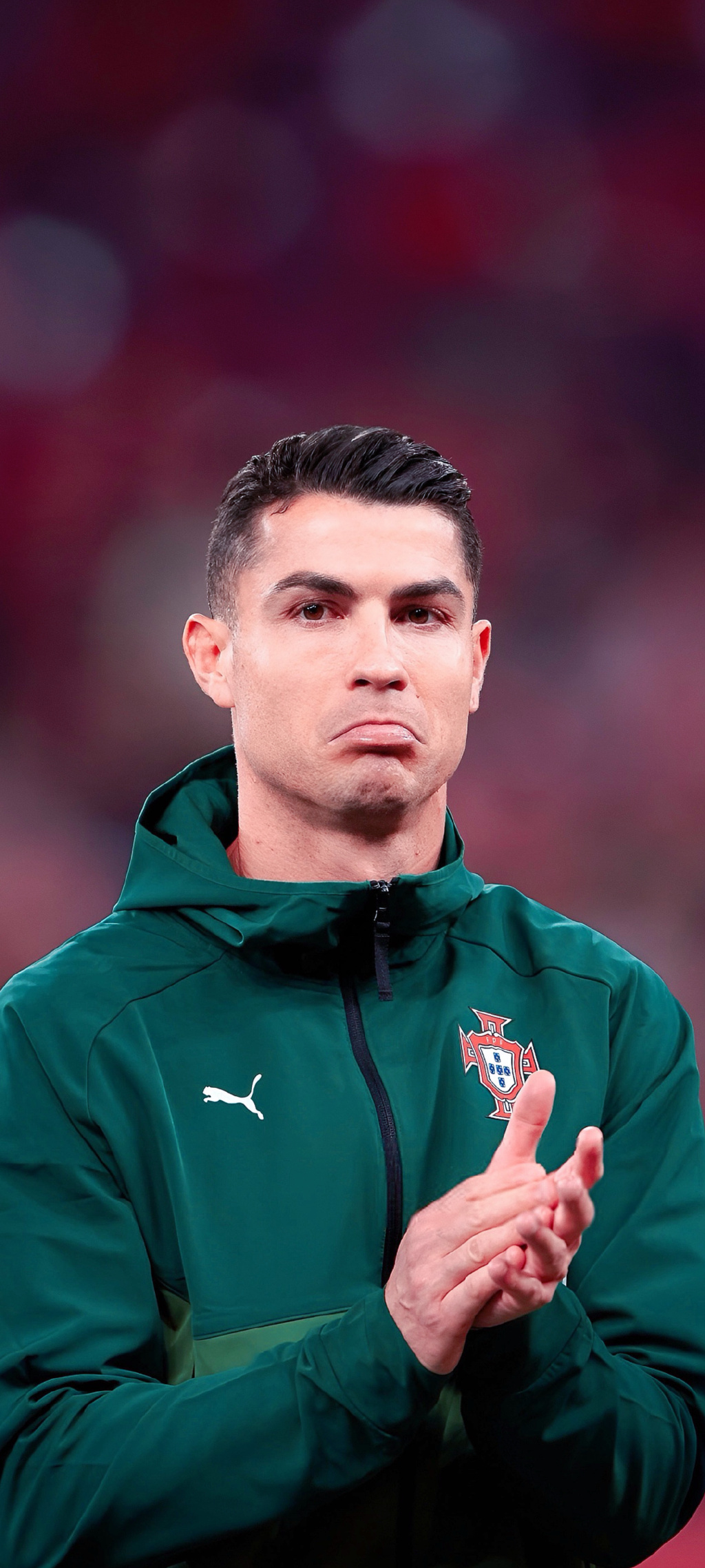 雨一直下，气氛不算融洽！这次比赛为什么不带徐杰呢？（雨不停歇，气氛微妙：这次比赛为何未带徐杰？）